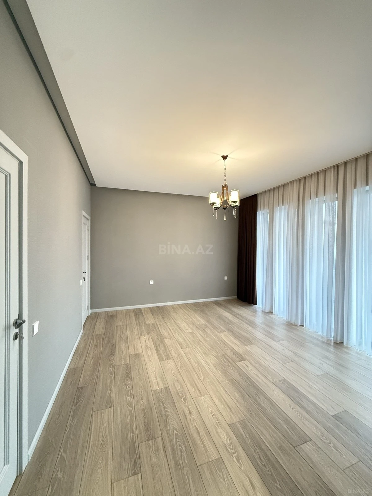 Satılır 6 otaqlı həyət evi 450 m²