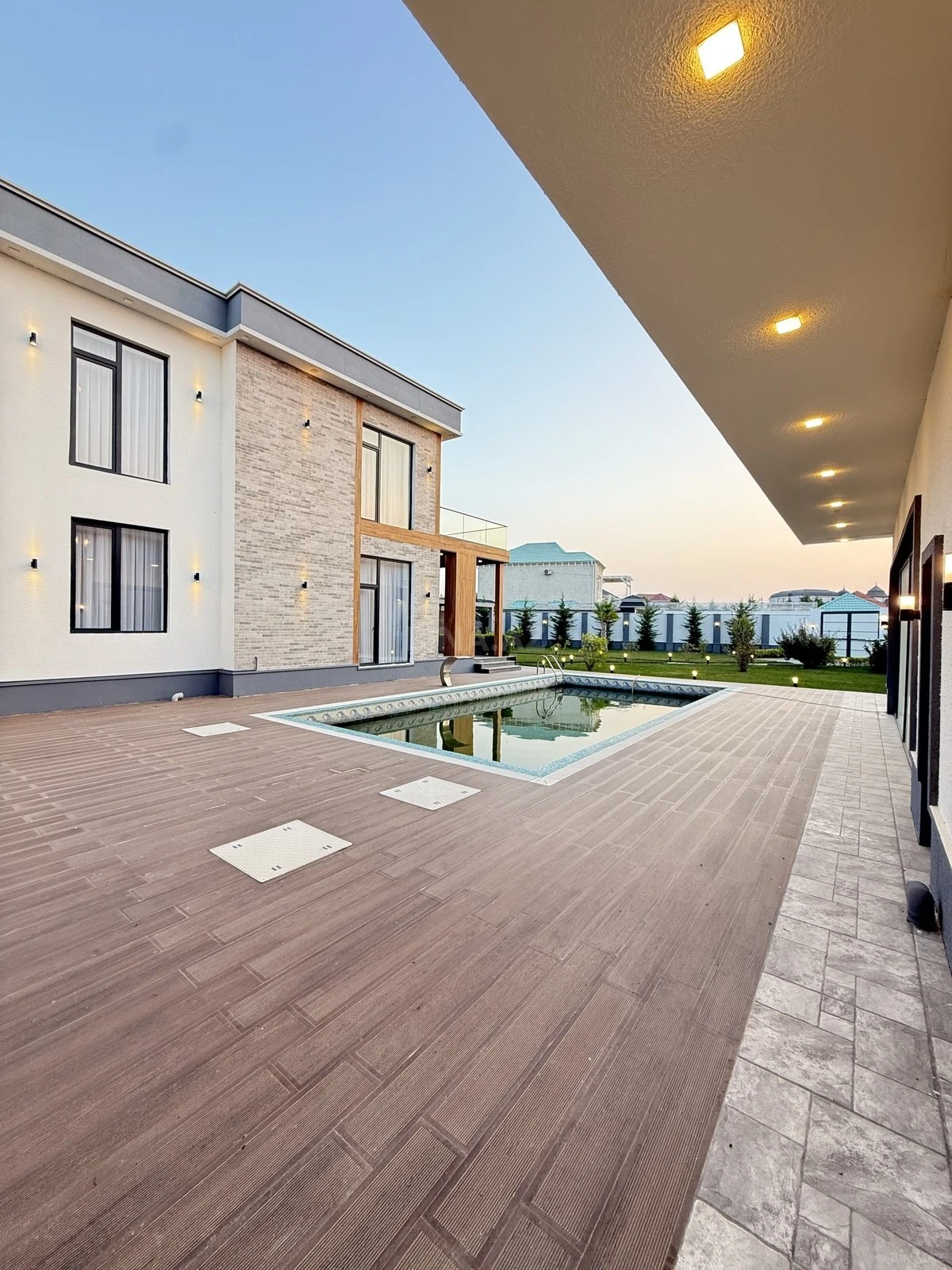 Satılır 6 otaqlı həyət evi 450 m²