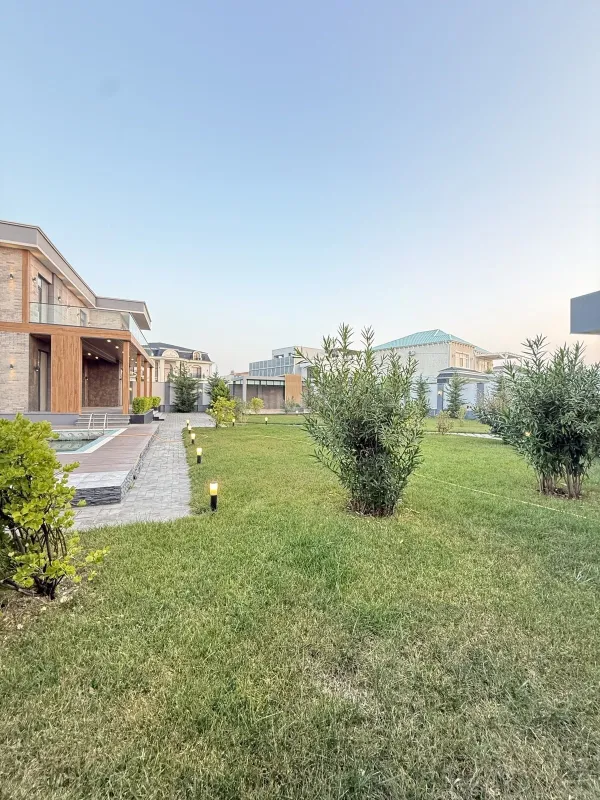 Satılır 6 otaqlı həyət evi 450 m²