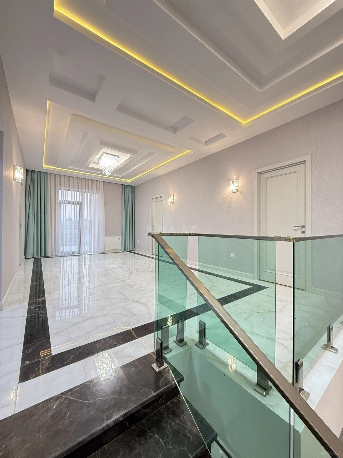 Satılır 6 otaqlı həyət evi 450 m²