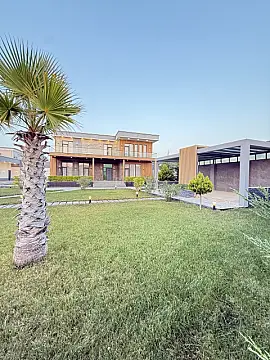 Satılır 6 otaqlı həyət evi 450 m²
