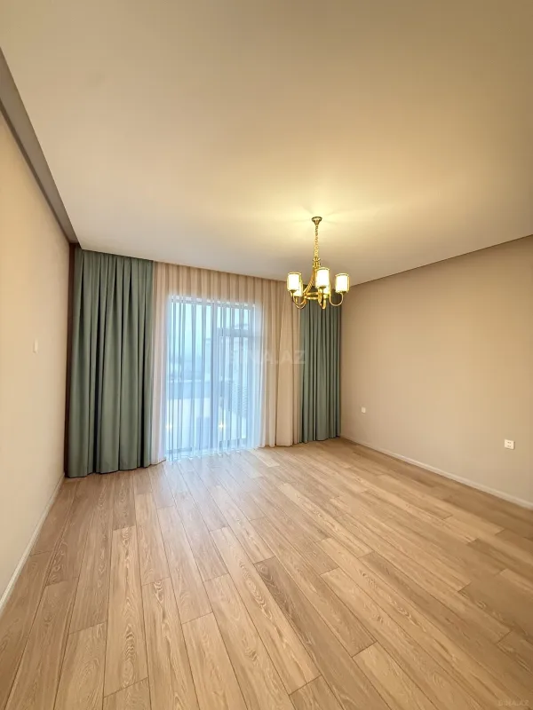 Satılır 6 otaqlı həyət evi 450 m²