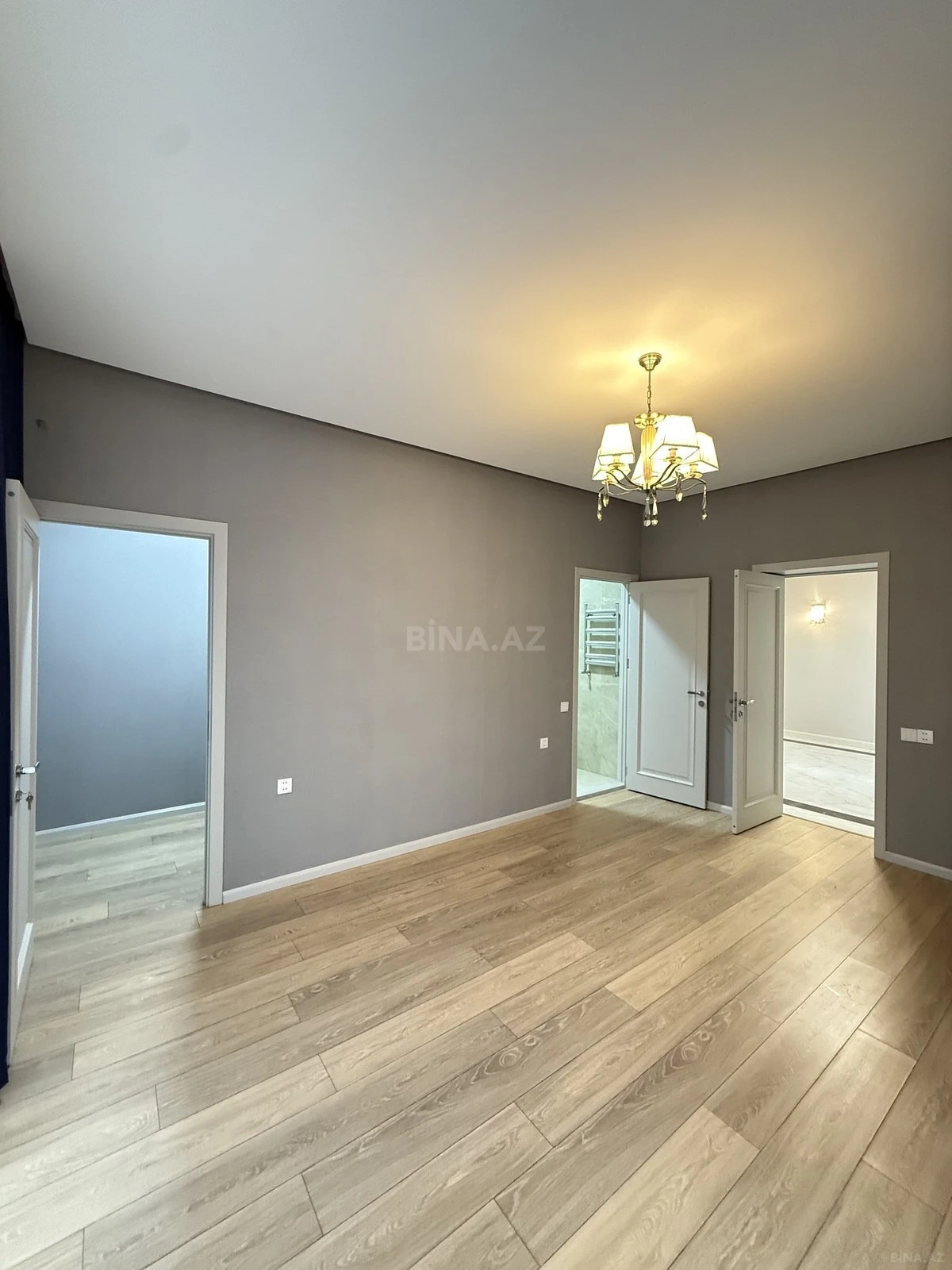 Satılır 6 otaqlı həyət evi 450 m²