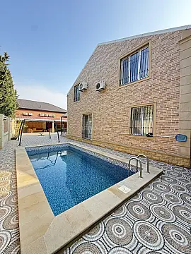 Satılır 4 otaqlı həyət evi 180 m²