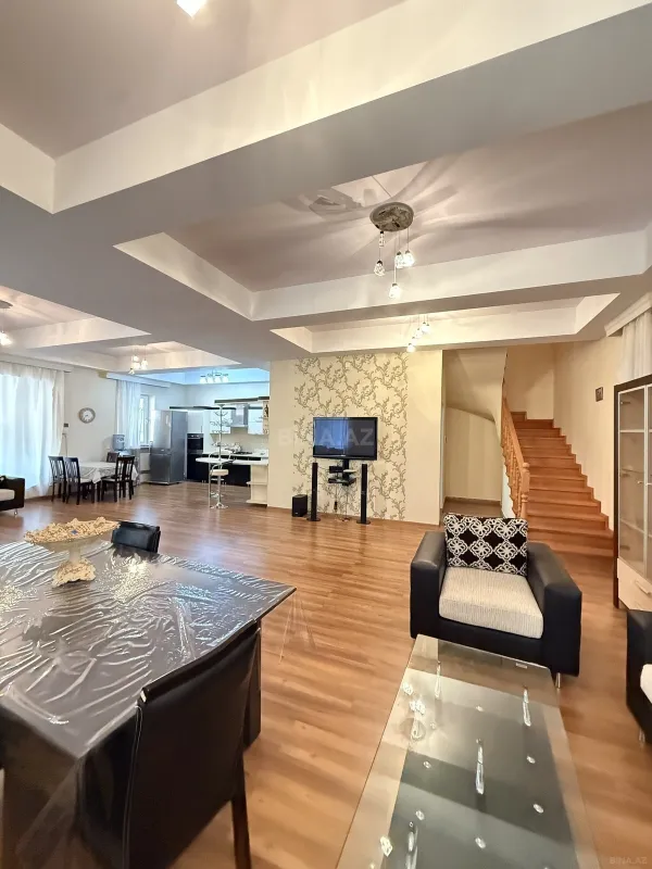 Satılır 4 otaqlı həyət evi 180 m²