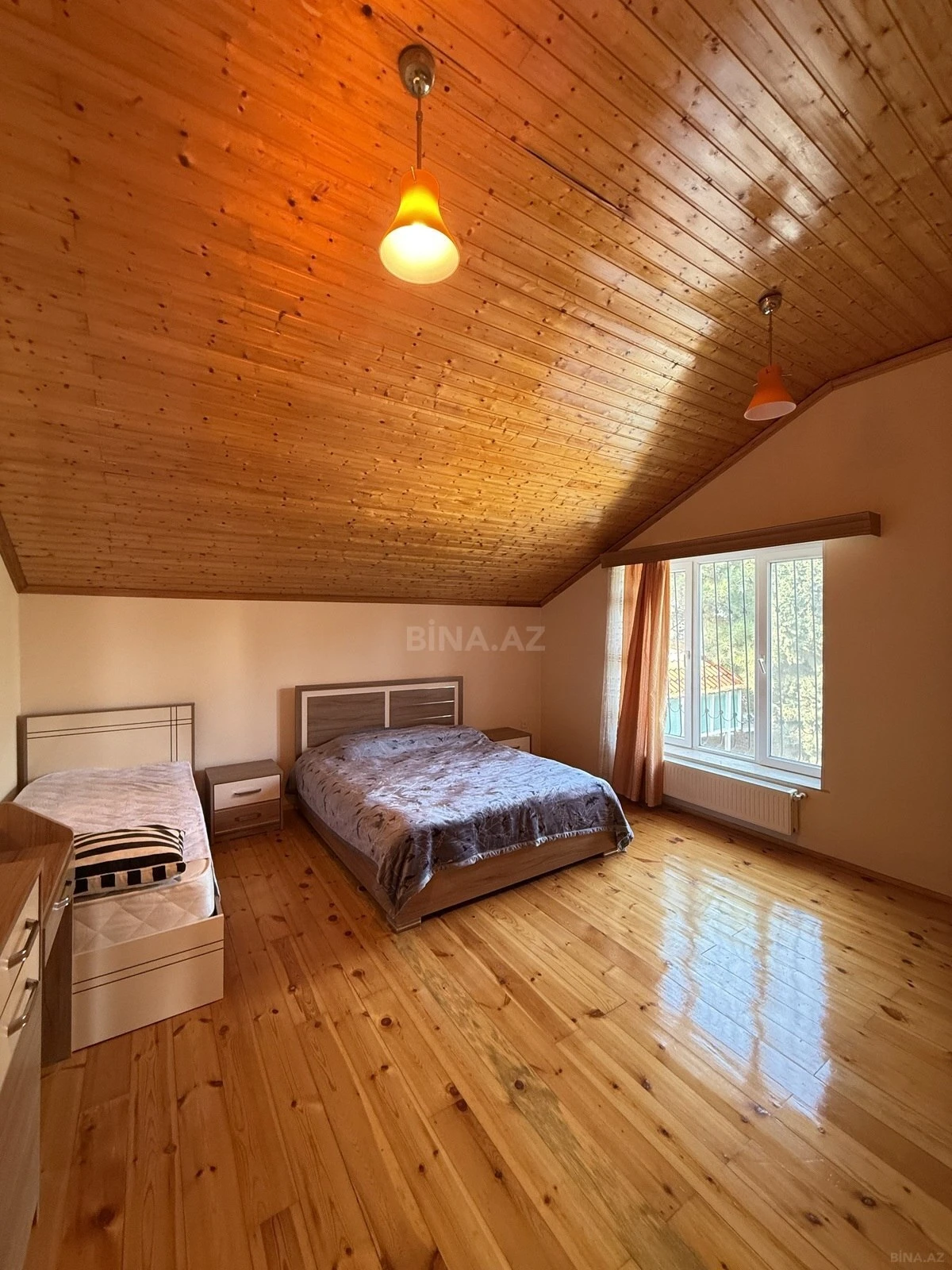 Satılır 4 otaqlı həyət evi 180 m²