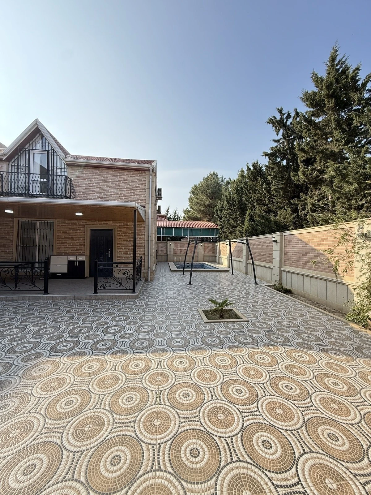 Satılır 4 otaqlı həyət evi 180 m²