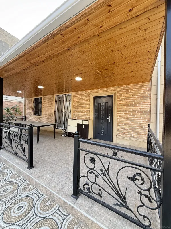 Satılır 4 otaqlı həyət evi 180 m²