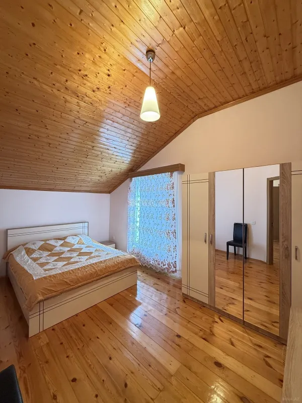Satılır 4 otaqlı həyət evi 180 m²