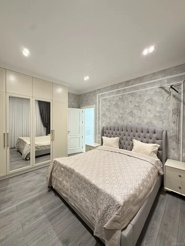 Satılır 5 otaqlı həyət evi 430 m²