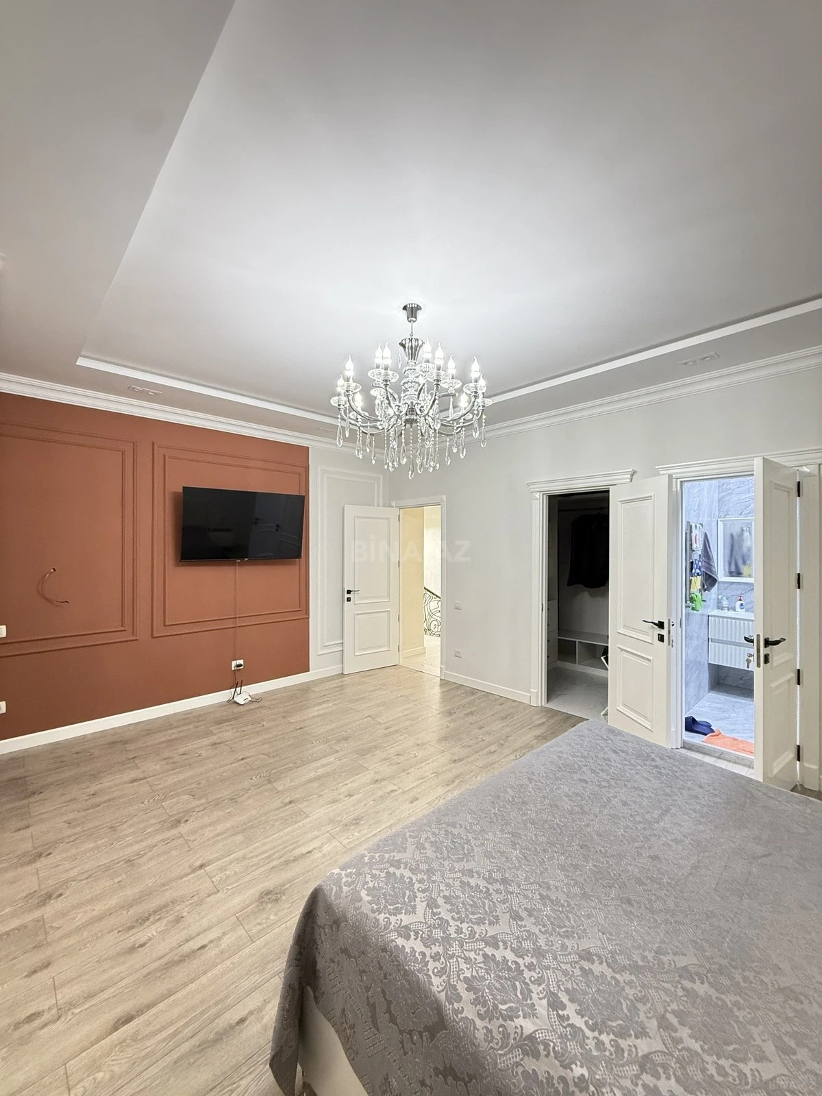 Satılır 5 otaqlı həyət evi 430 m²