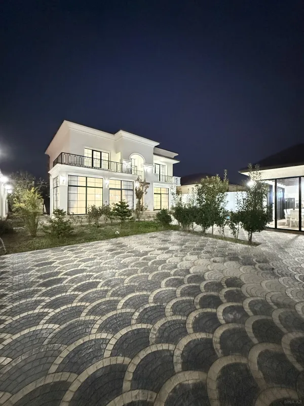 Satılır 5 otaqlı həyət evi 430 m²