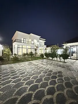 Satılır 5 otaqlı həyət evi 430 m²