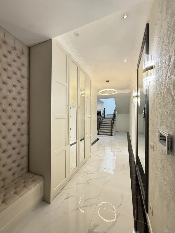 Satılır 5 otaqlı həyət evi 430 m²