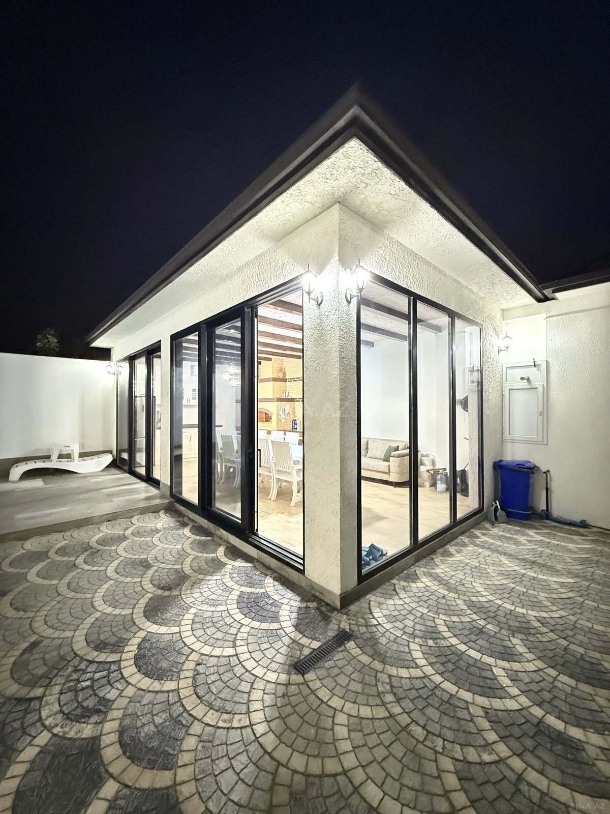 Satılır 5 otaqlı həyət evi 430 m²