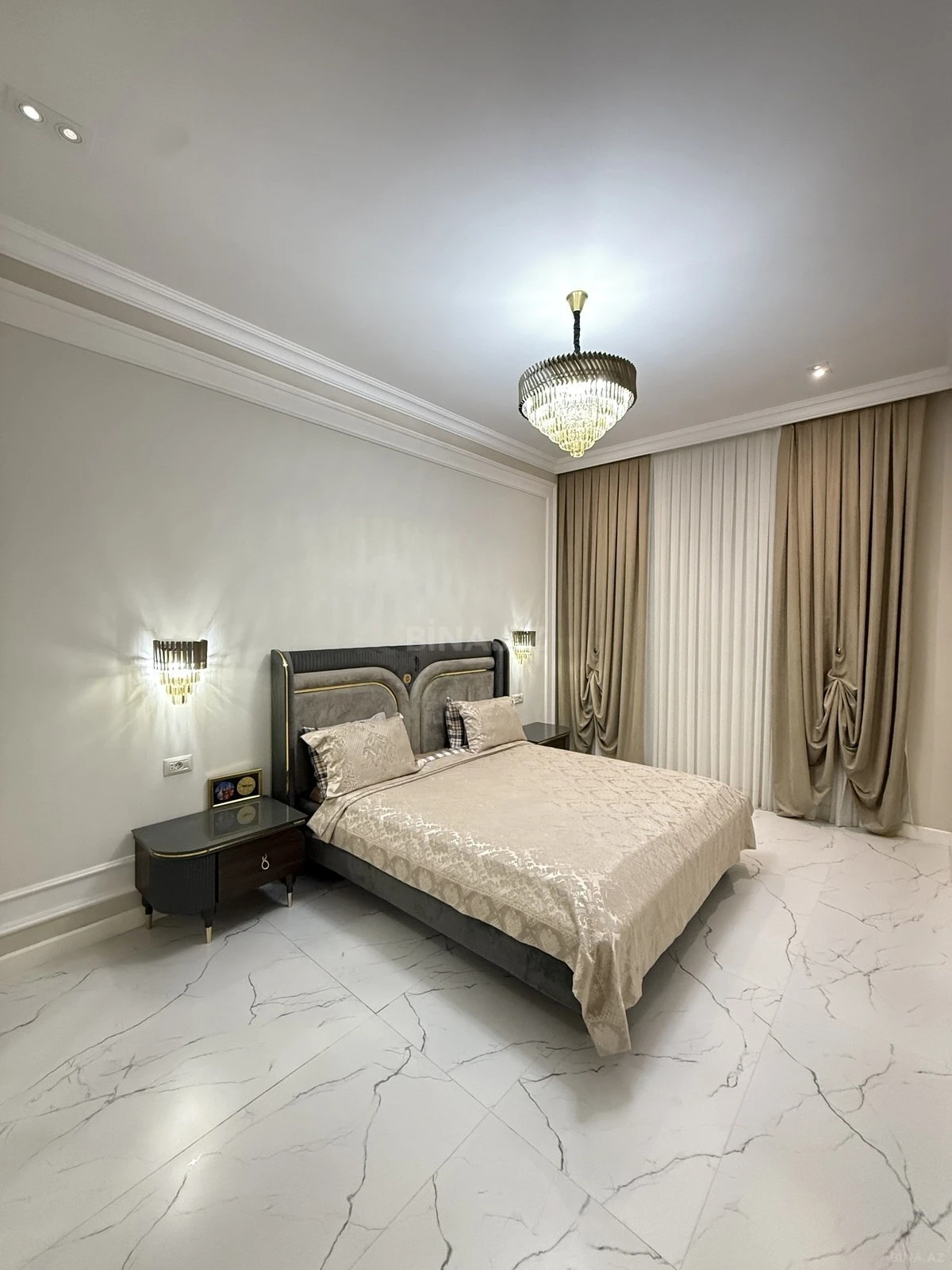 Satılır 5 otaqlı həyət evi 430 m²