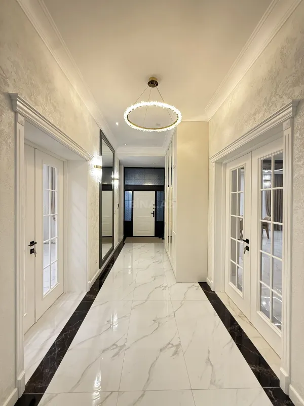 Satılır 5 otaqlı həyət evi 430 m²