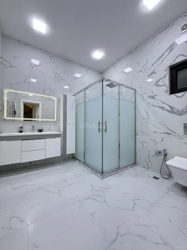 Satılır 5 otaqlı həyət evi 430 m²