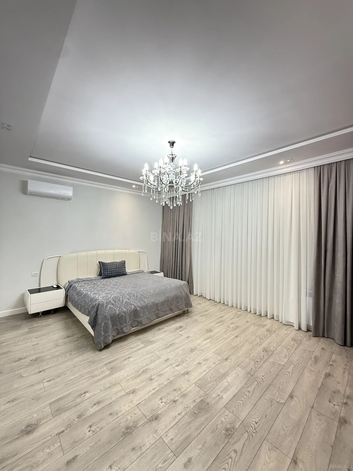 Satılır 5 otaqlı həyət evi 430 m²