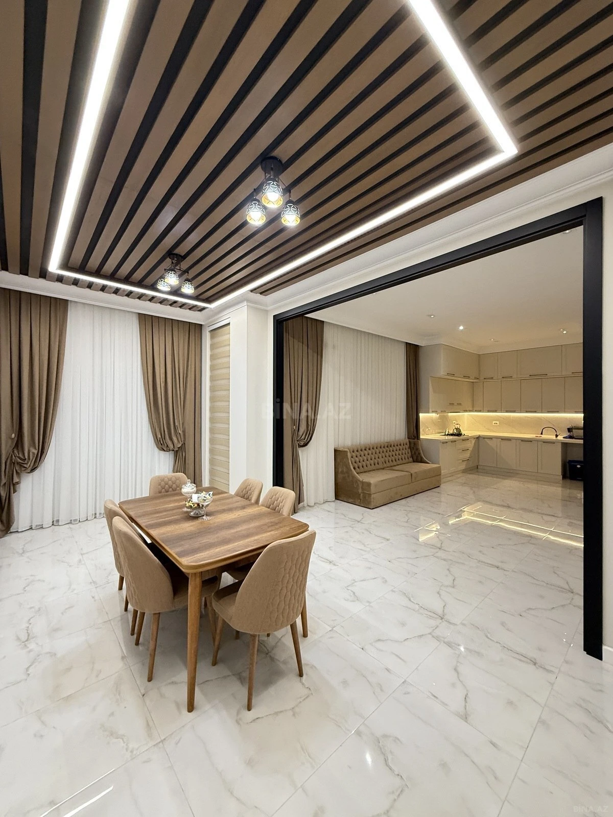 Satılır 5 otaqlı həyət evi 430 m²