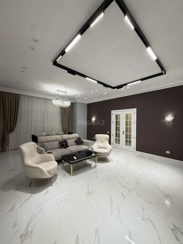Satılır 5 otaqlı həyət evi 430 m²
