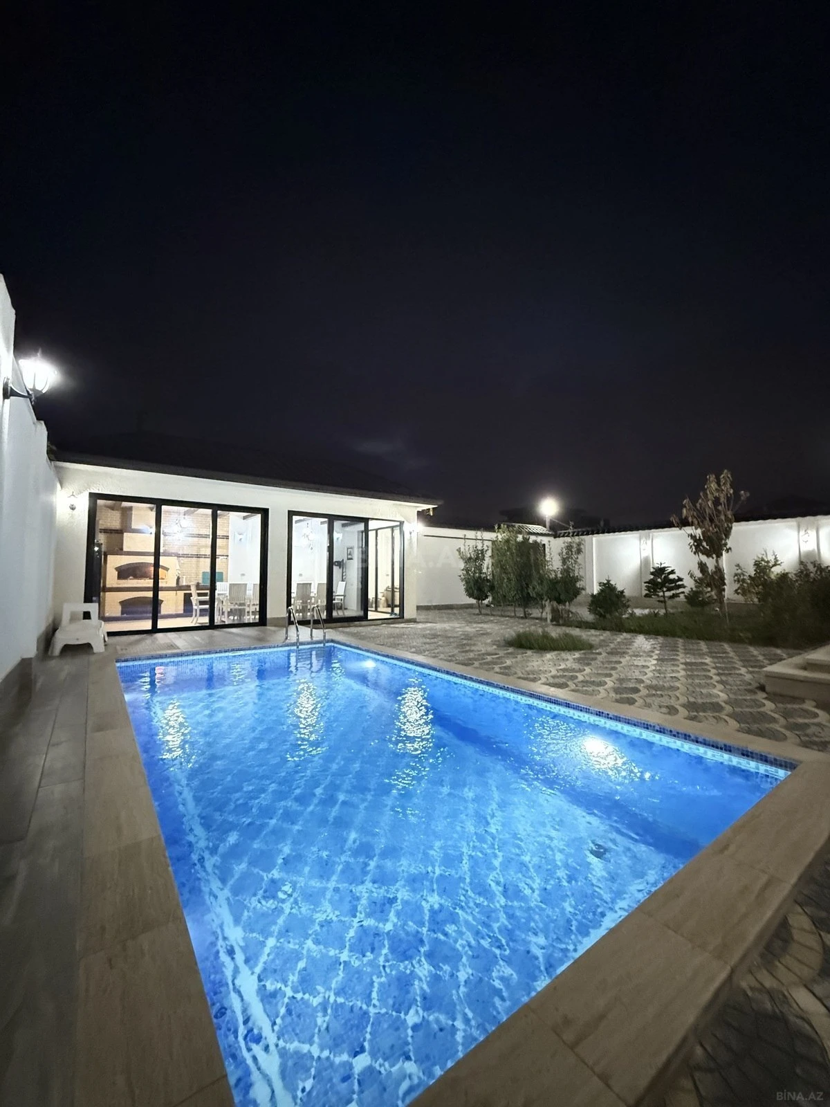 Satılır 5 otaqlı həyət evi 430 m²