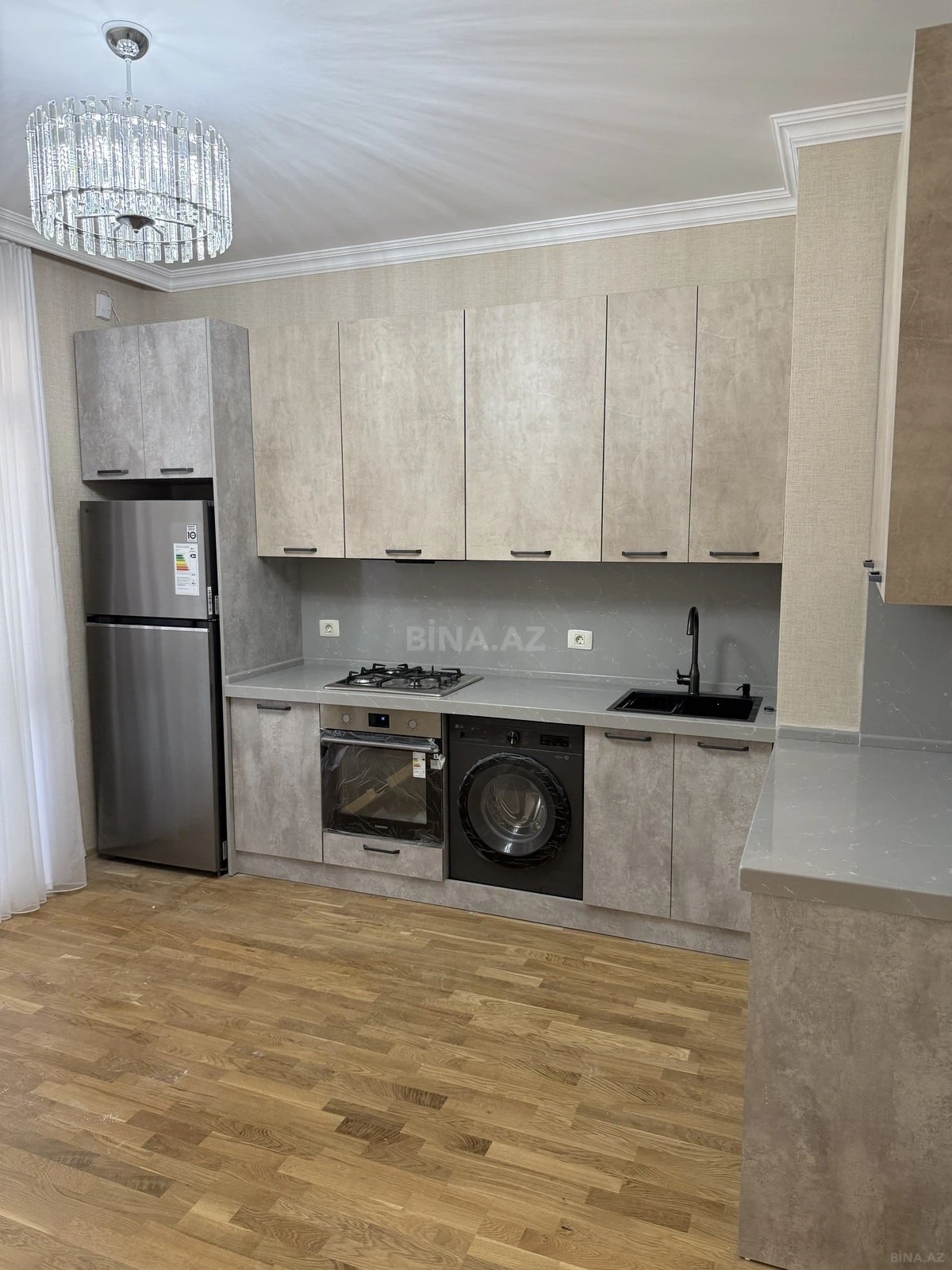 Kirayə verilir 3 otaqlı mənzil 118 m²