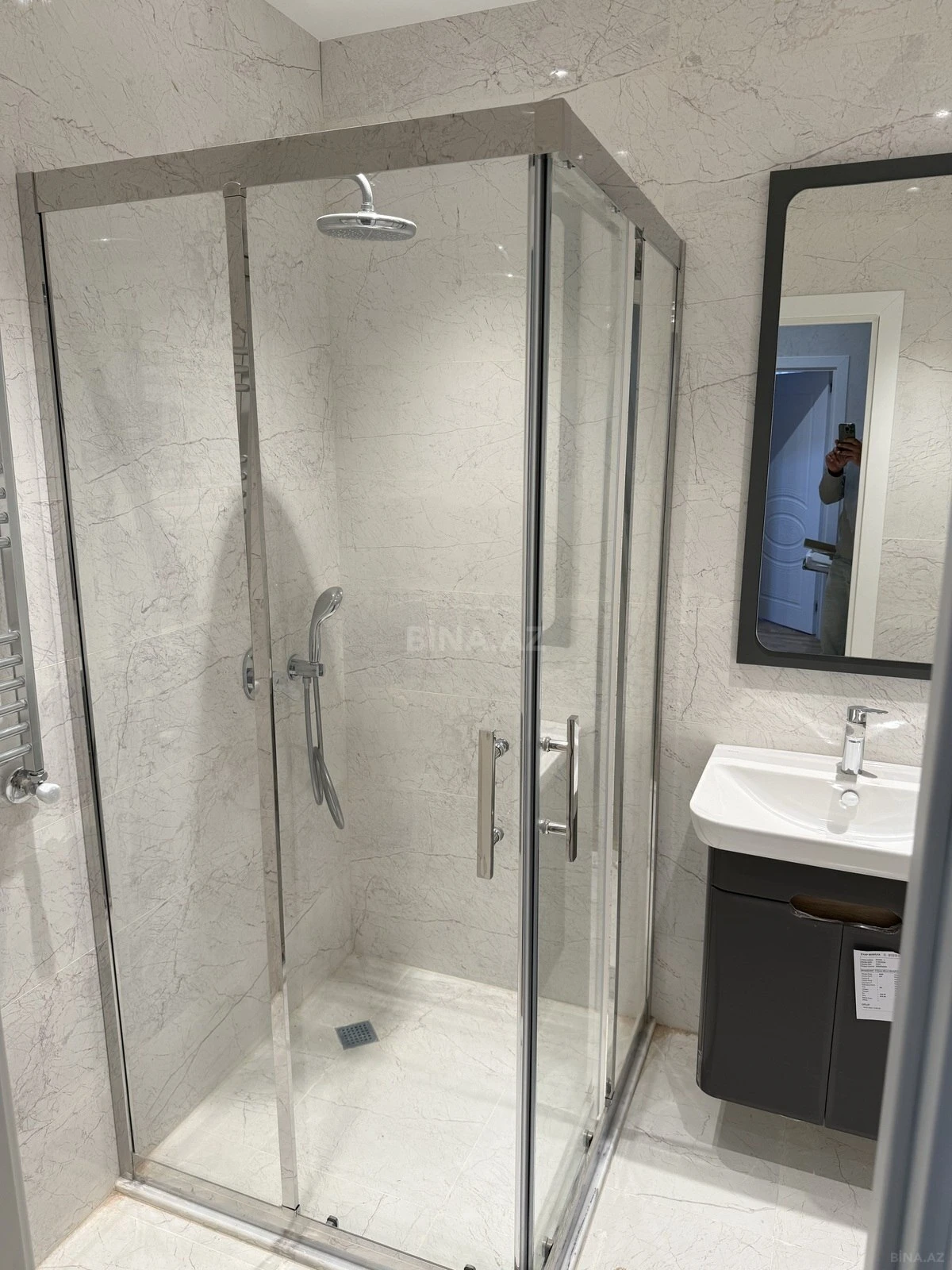 Kirayə verilir 3 otaqlı mənzil 118 m²