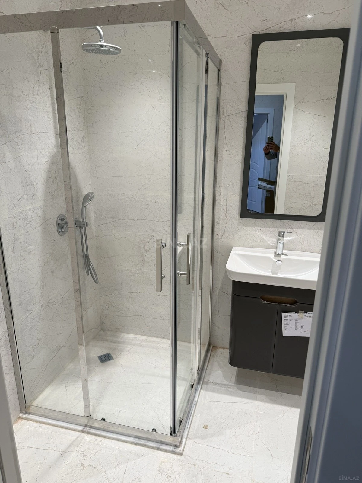 Kirayə verilir 3 otaqlı mənzil 118 m²