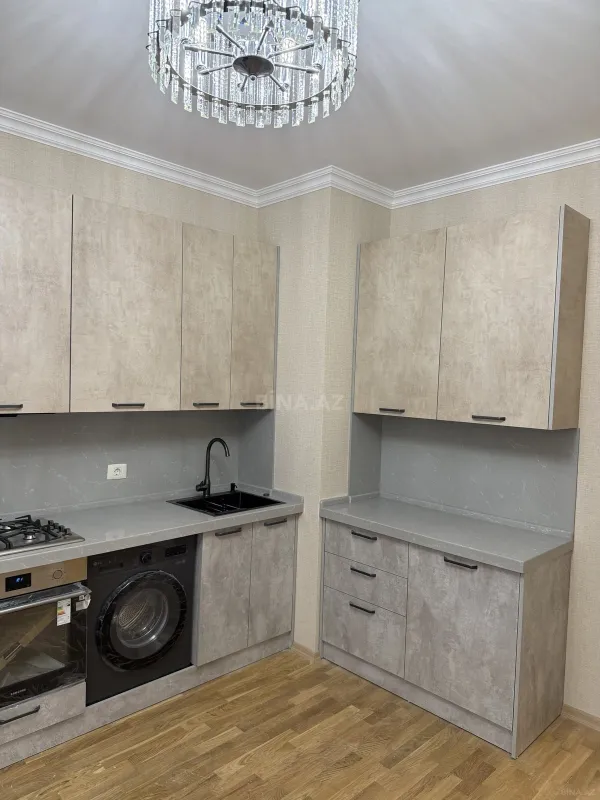 Kirayə verilir 3 otaqlı mənzil 118 m²