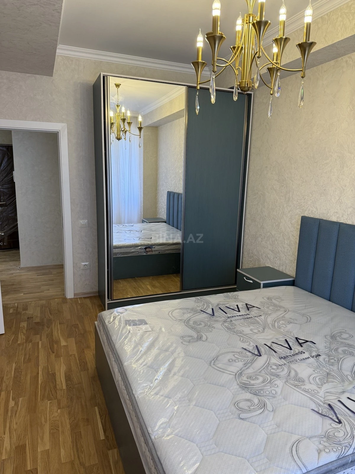 Kirayə verilir 3 otaqlı mənzil 118 m²