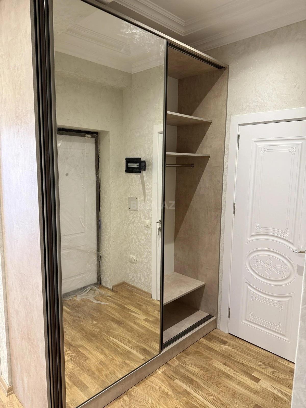 Kirayə verilir 3 otaqlı mənzil 118 m²