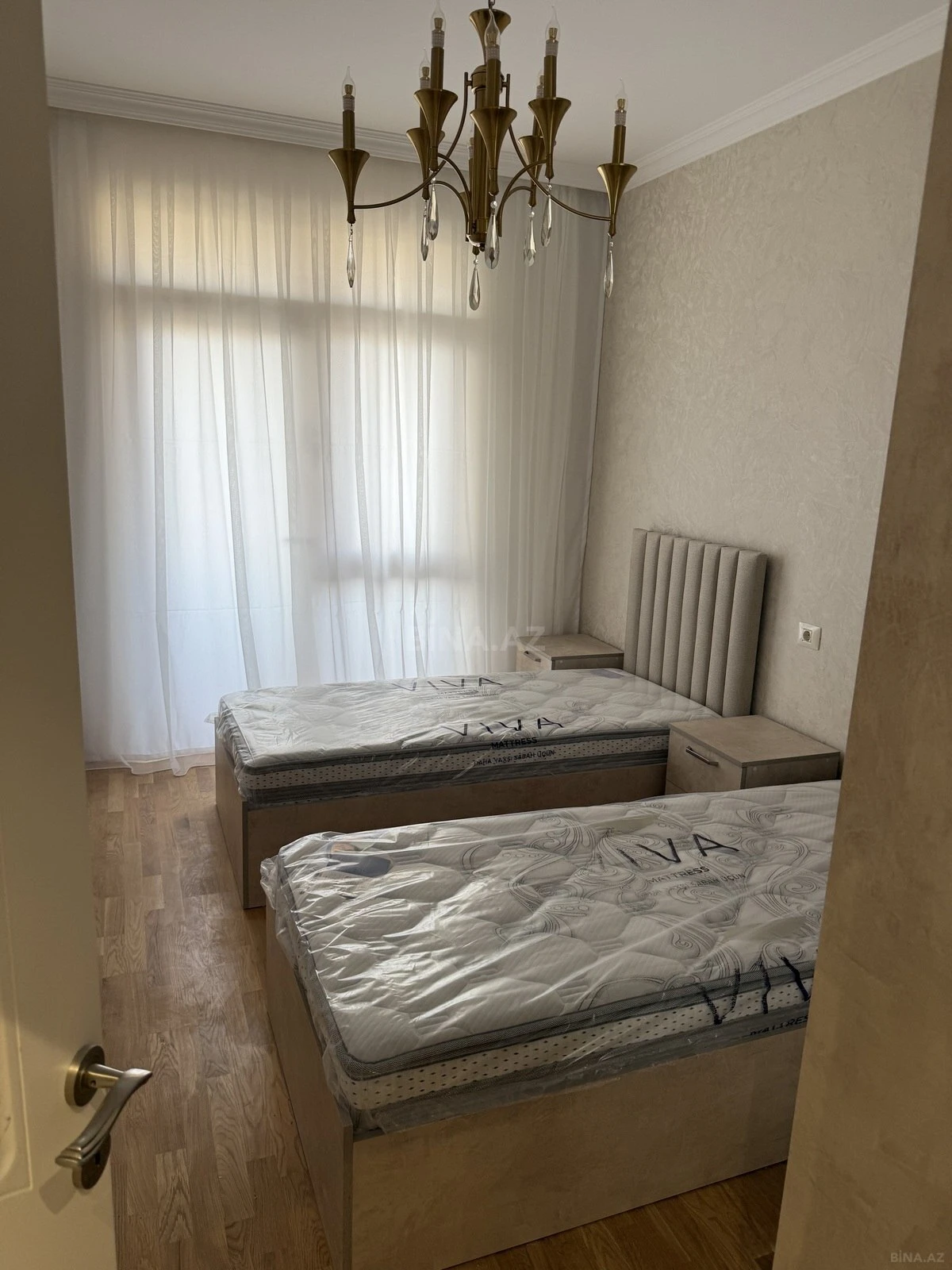 Kirayə verilir 3 otaqlı mənzil 118 m²