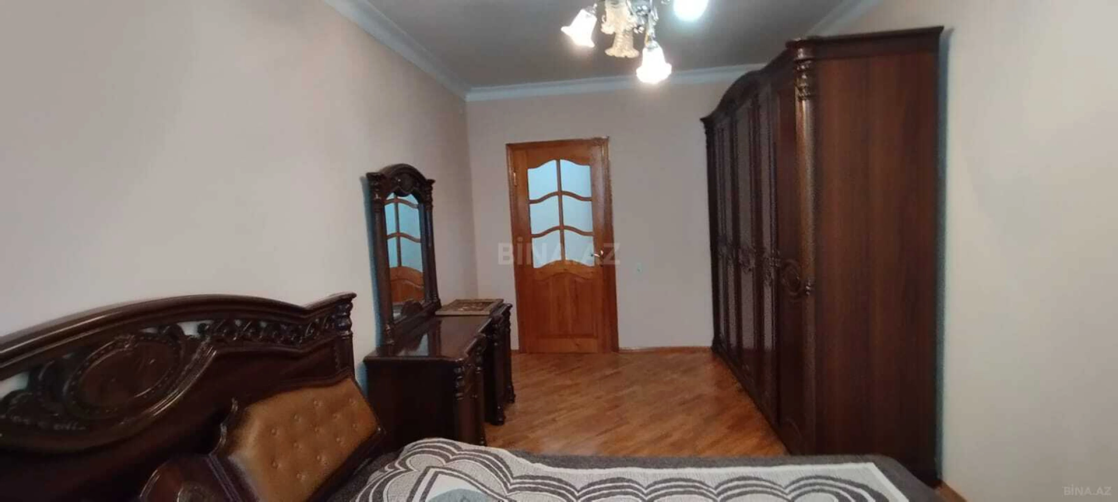 Satılır 2 otaqlı mənzil 75 m²
