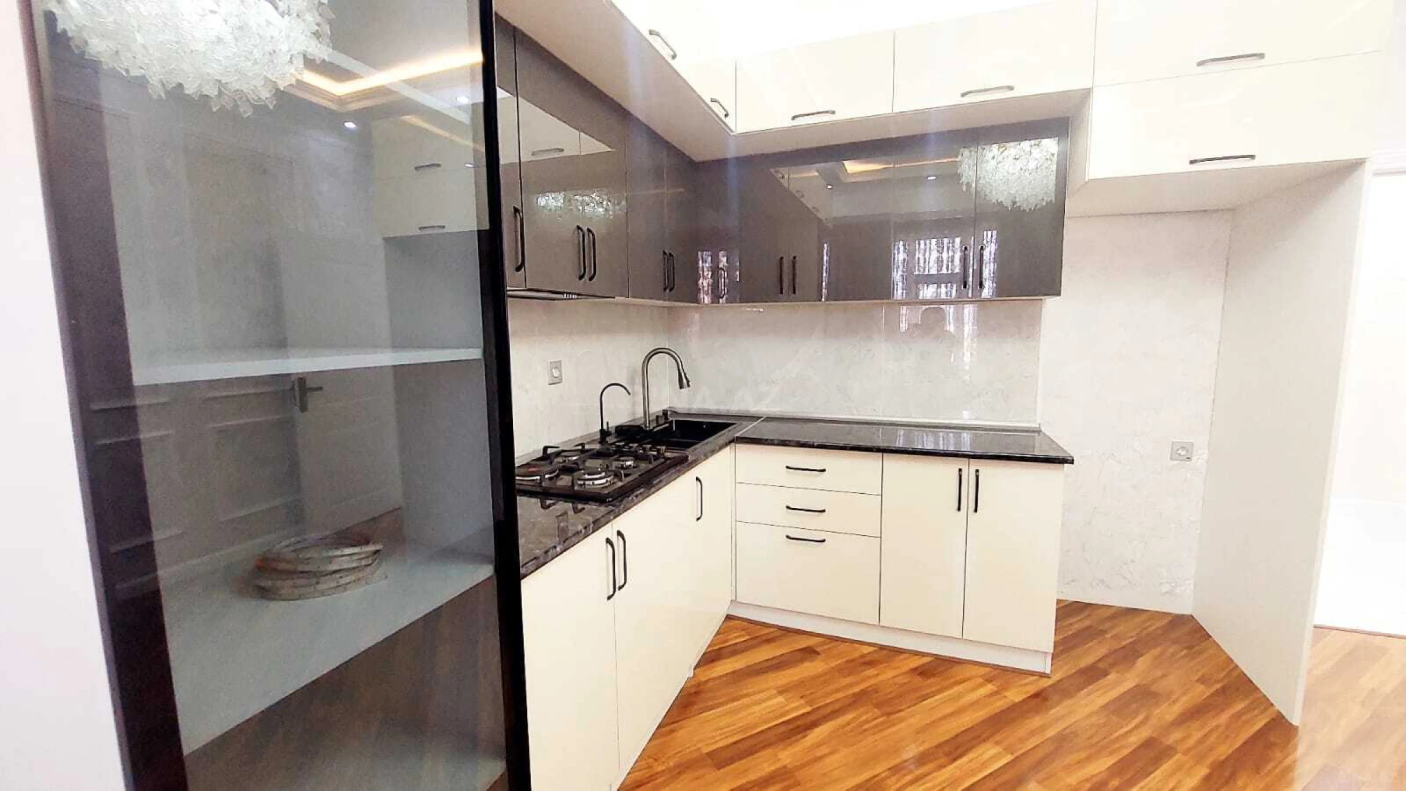 Satılır 3 otaqlı mənzil 85 m²
