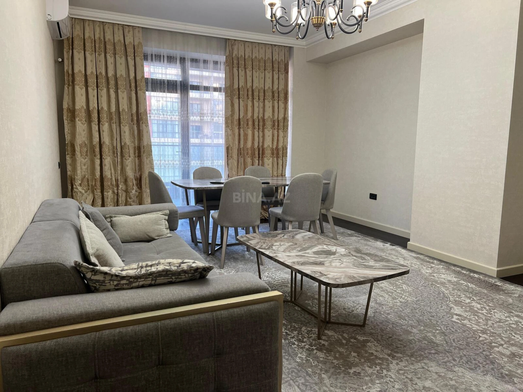 Satılır 4 otaqlı mənzil 178 m²