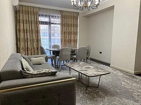 Satılır 4 otaqlı mənzil 178 m²