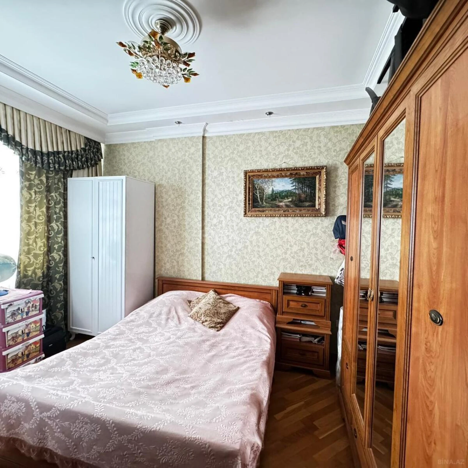 Satılır 3 otaqlı mənzil 130 m²