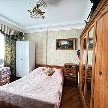 Satılır 3 otaqlı mənzil 130 m²