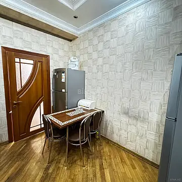 Satılır 3 otaqlı mənzil 130 m²