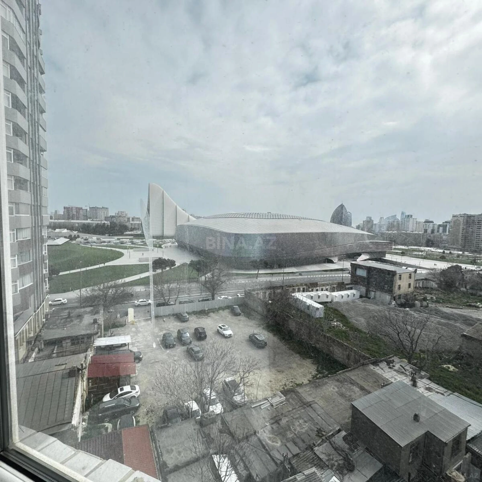 Satılır 3 otaqlı mənzil 130 m²