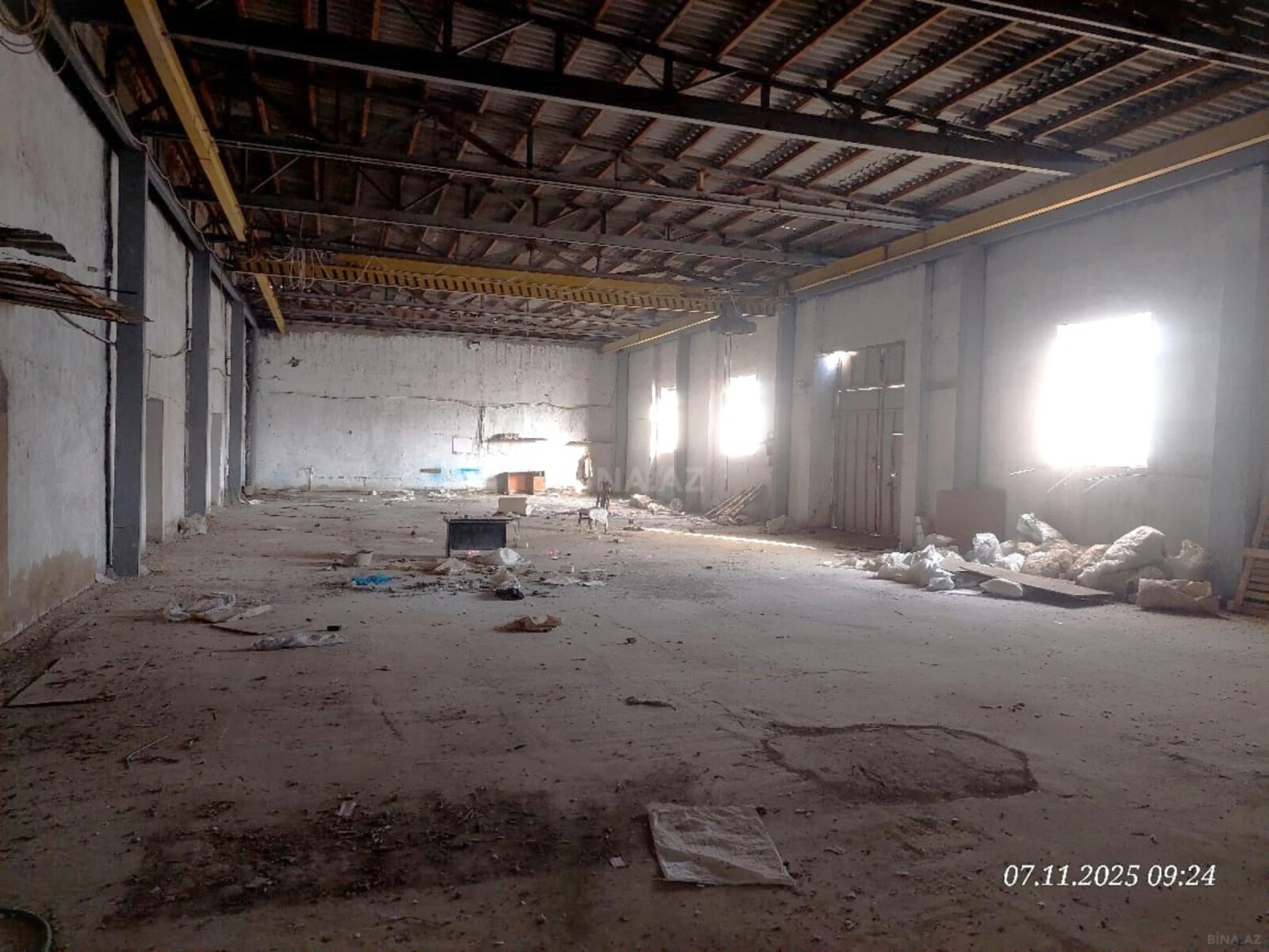 Kirayə verilir obyekt 1400 m²