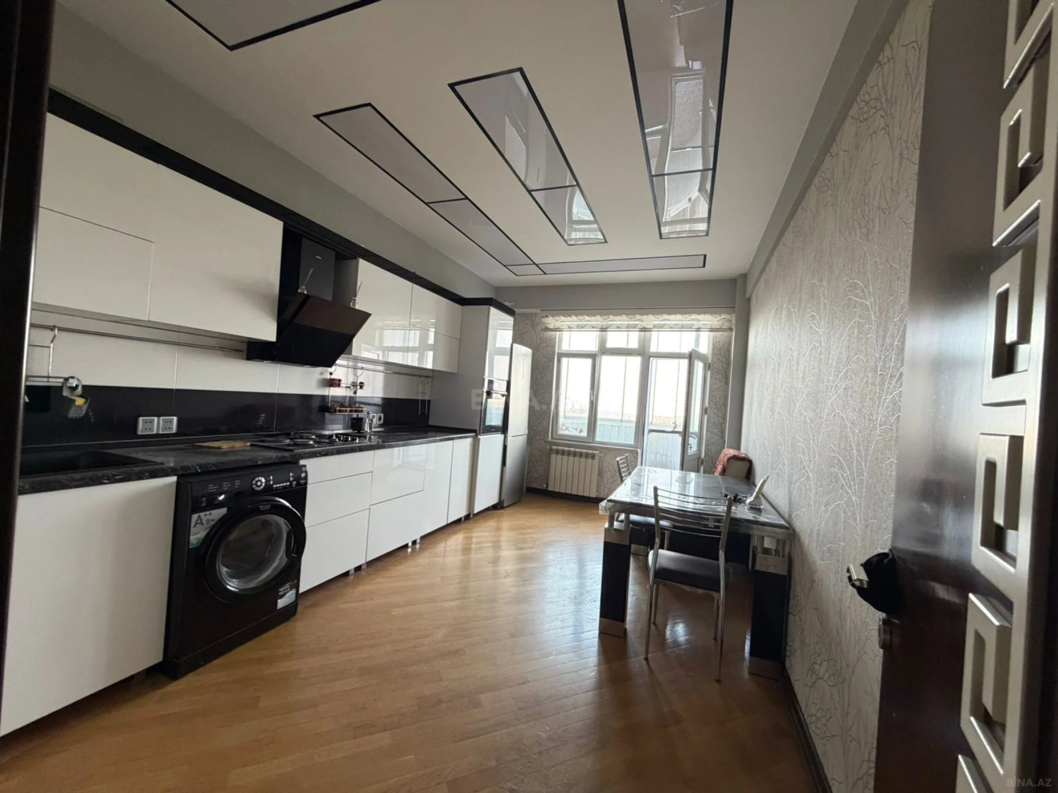 Kirayə verilir 2 otaqlı mənzil 120 m²