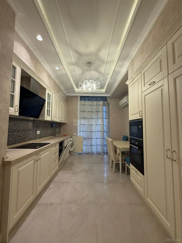 Kirayə verilir 4 otaqlı mənzil 195 m²