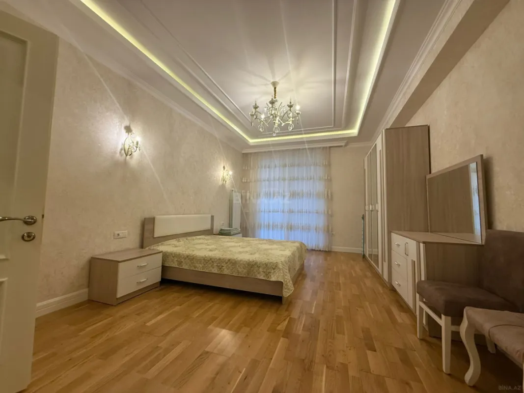 Kirayə verilir 4 otaqlı mənzil 195 m²