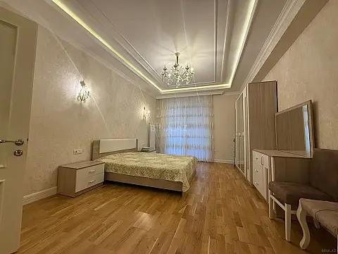 Kirayə verilir 4 otaqlı mənzil 195 m²