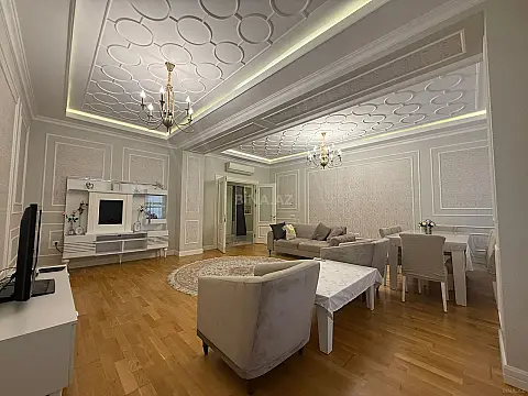 Kirayə verilir 4 otaqlı mənzil 195 m²