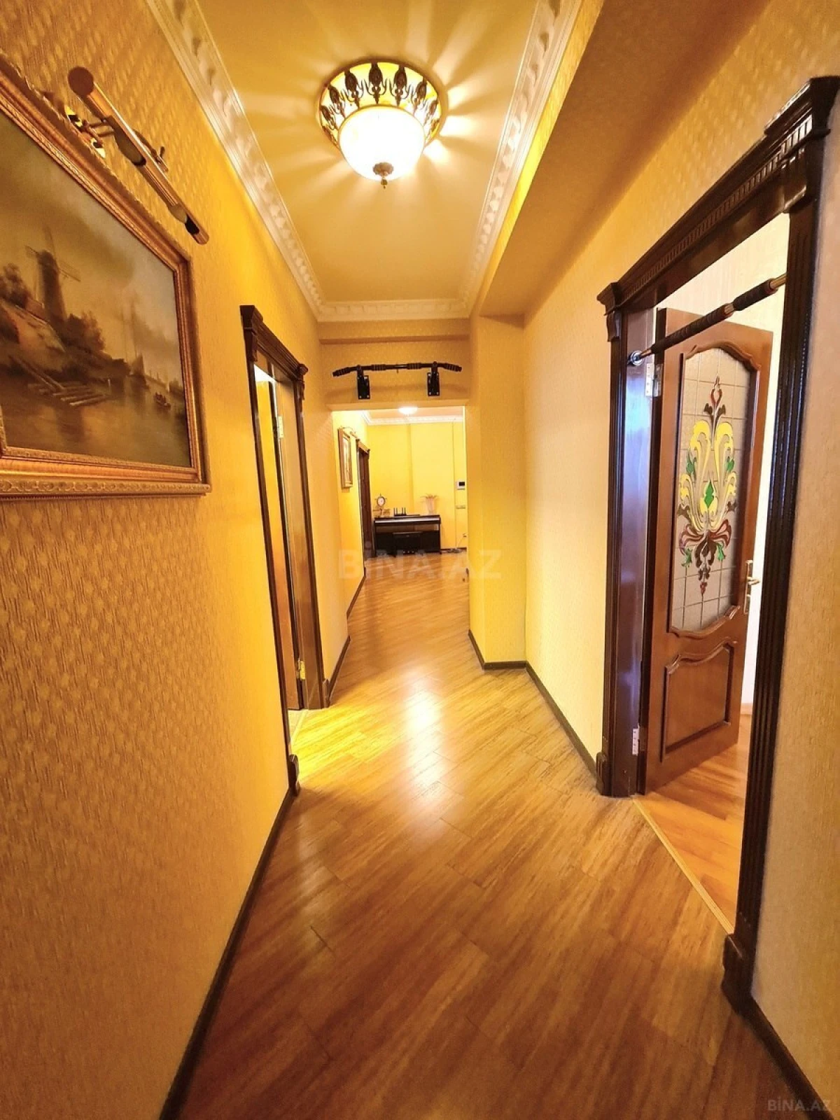 Satılır 3 otaqlı mənzil 130 m²