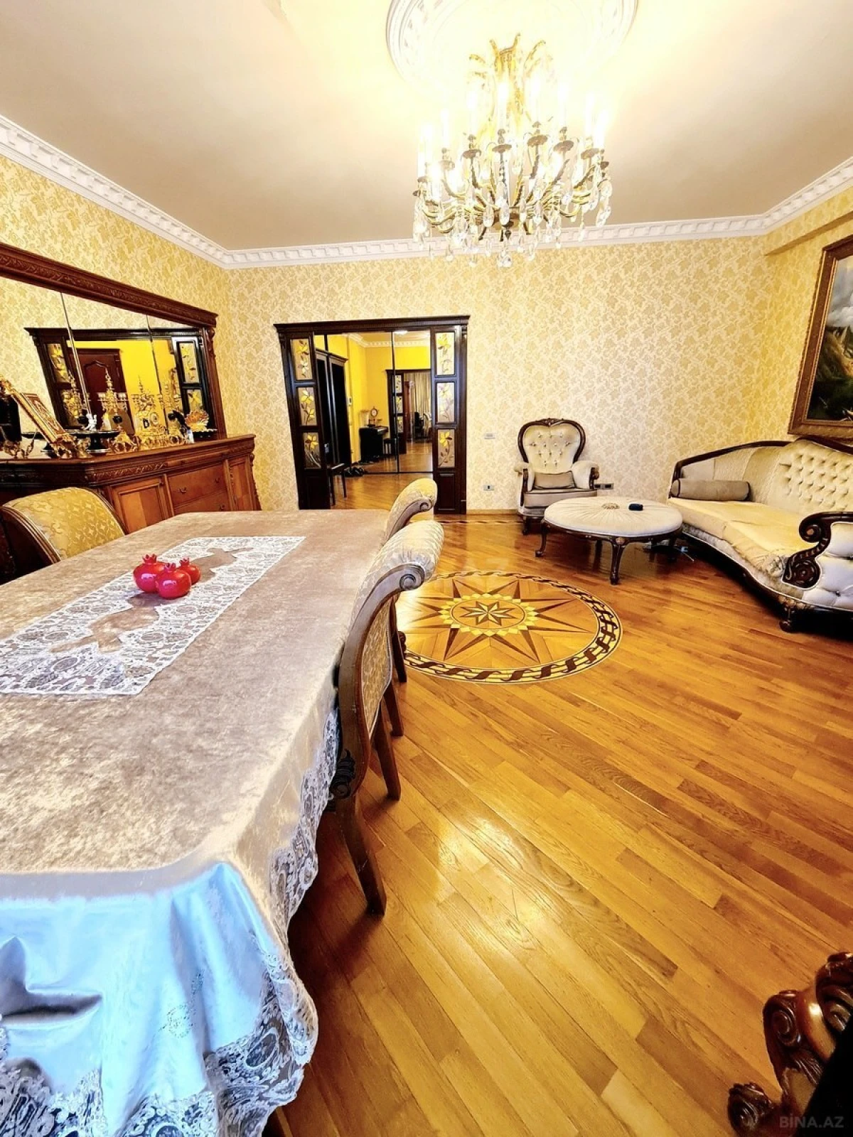 Satılır 3 otaqlı mənzil 130 m²