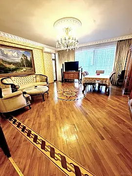 Satılır 3 otaqlı mənzil 130 m²